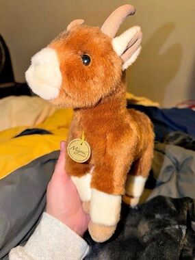 Aurora Miyoni Goat Plush Brown & White